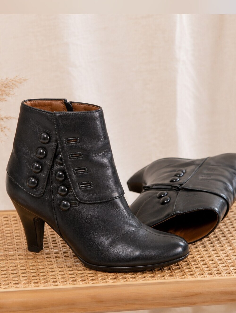 Söfft (220$) | Black Leather Ankle Booties w/ Side Button Detail, Size 8M